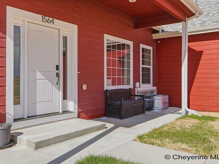 1564 Barberry Rdg photo 3