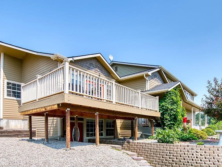 553 Sunset West photo 3