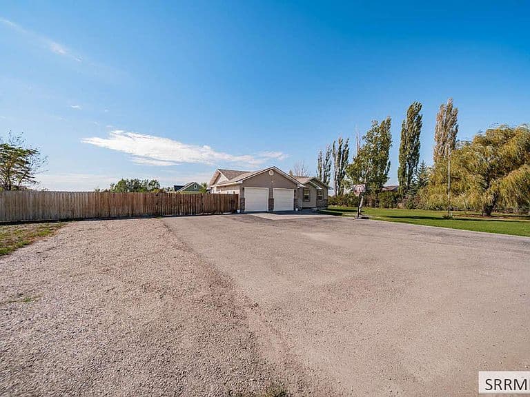 137 N 4000 E photo 2