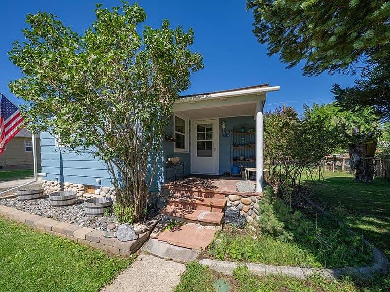 2105 Stampede Ave photo 2