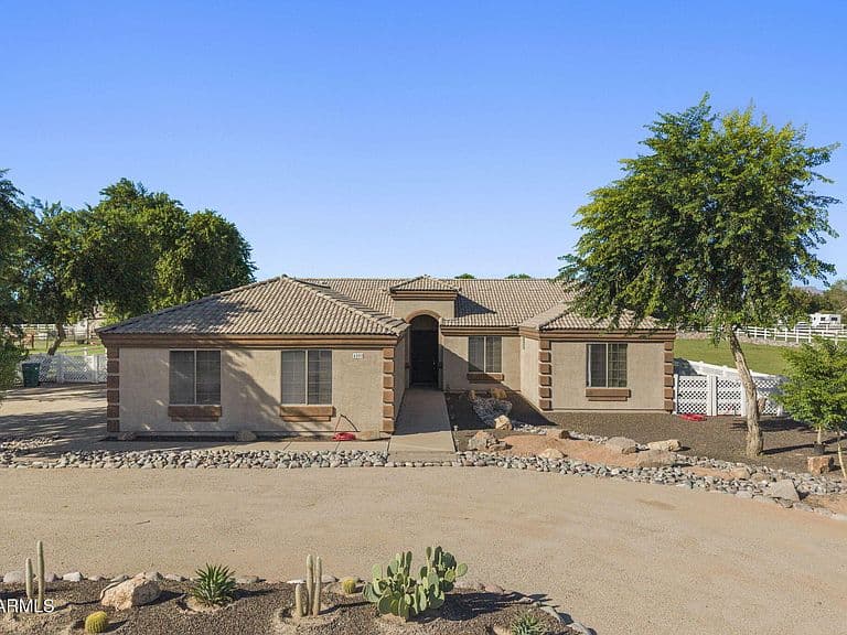 4808 E ROGERS Lane photo 2