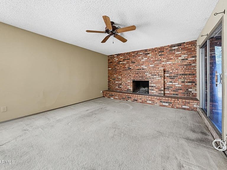 10505 E CLINTON Street photo 4