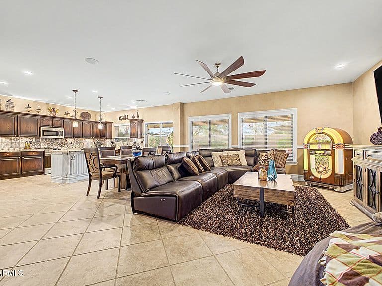 1200 E HORSESHOE Drive photo 2