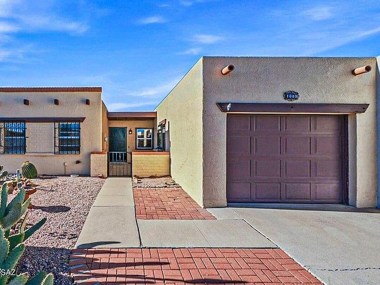 1085 W Camino Sagasta photo 2