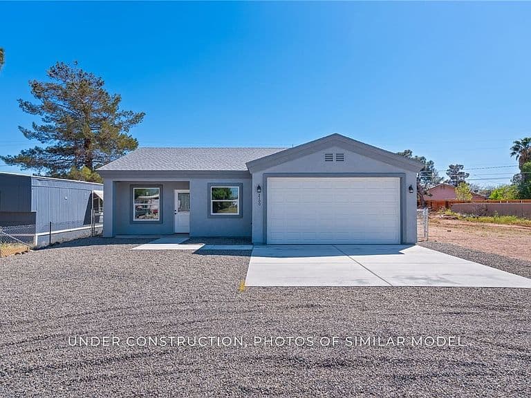 2100 E Thompson Avenue photo 3