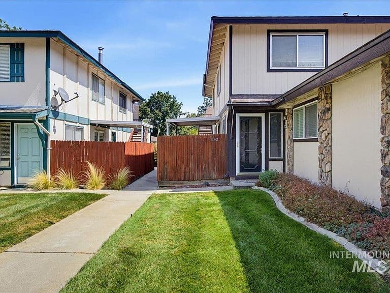 1142 S Phillippi St #2-B photo 1