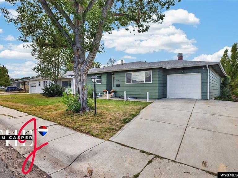 1710 S Lennox Ave photo 5