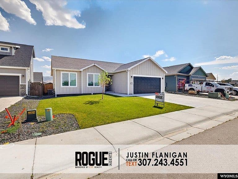 4645 Shale Cir photo 2