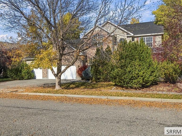 166 Woodhaven Ln photo 3