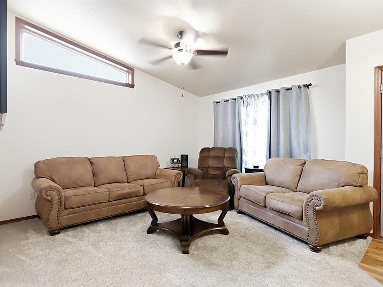 430 N Jenny Ave photo 5
