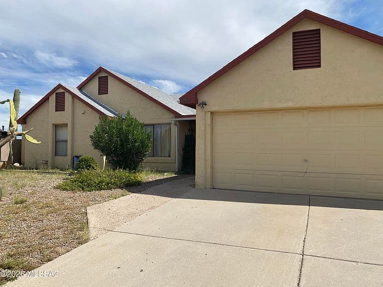 2771 W Calle De Dalias photo 2