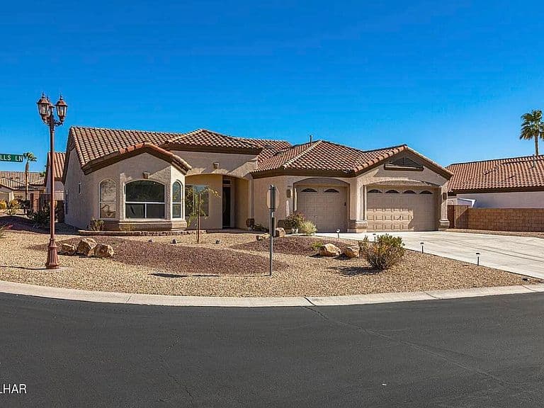 3882 Surrey Hills Ln photo 2