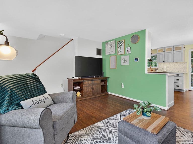 6 Clydesdale Court #B photo 5