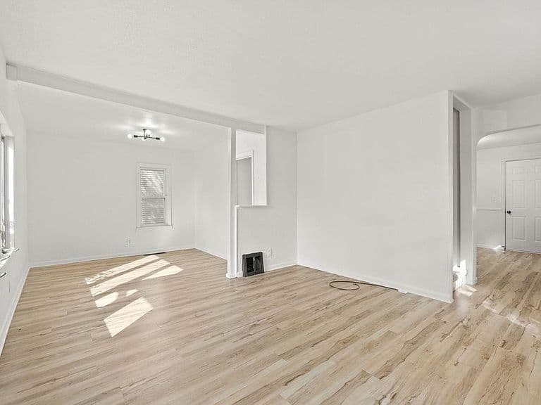 1537 6th St SW photo 2