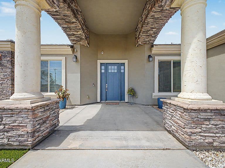 17424 W KEIM Drive photo 2