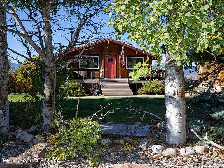 424 Solitude Dr photo 1