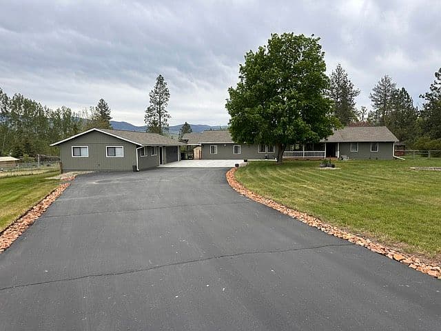 159 Edens Ln photo 1