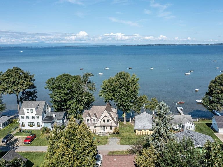 168 Beach Road photo 5
