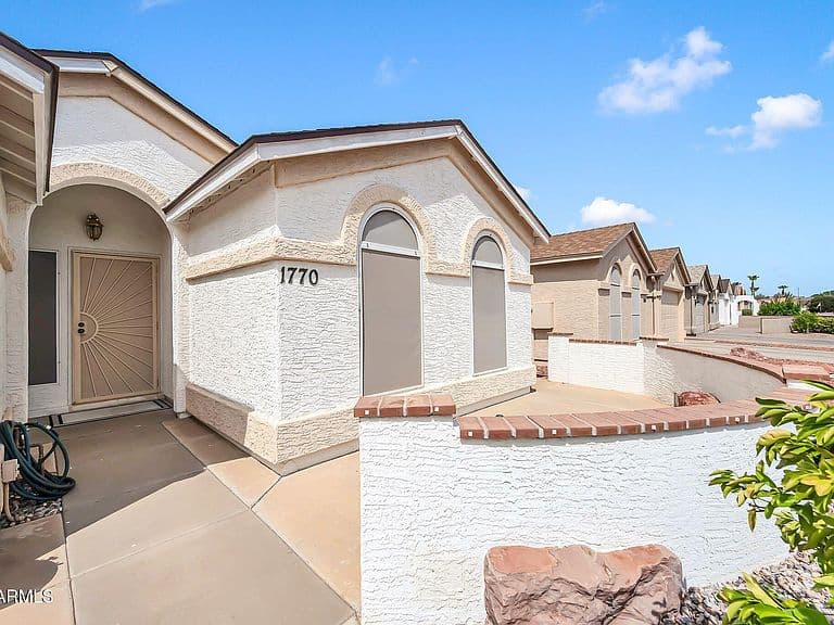 1770 E WESTCHESTER Drive photo 4