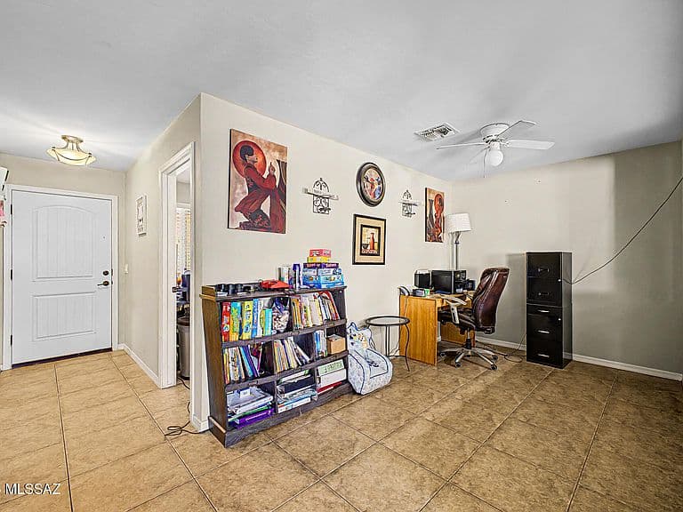 725 S Harry P Stagg Pl photo 4