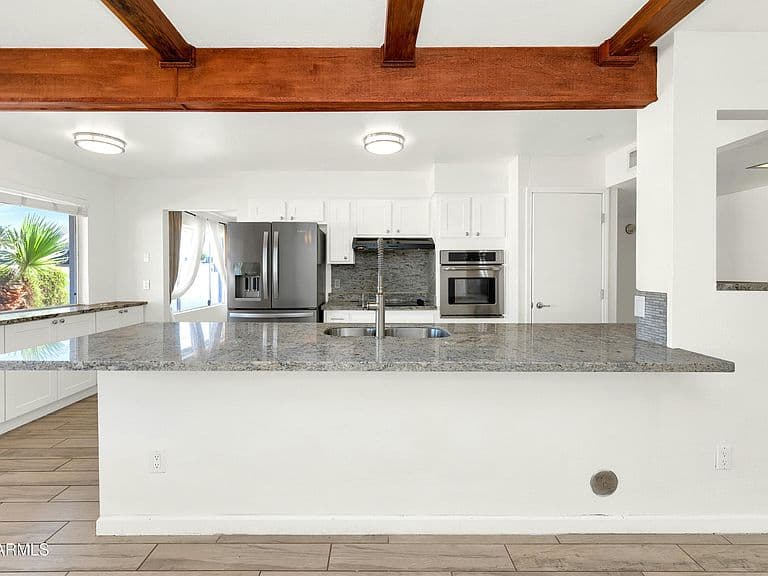 3904 E SAHUARO Drive photo 5