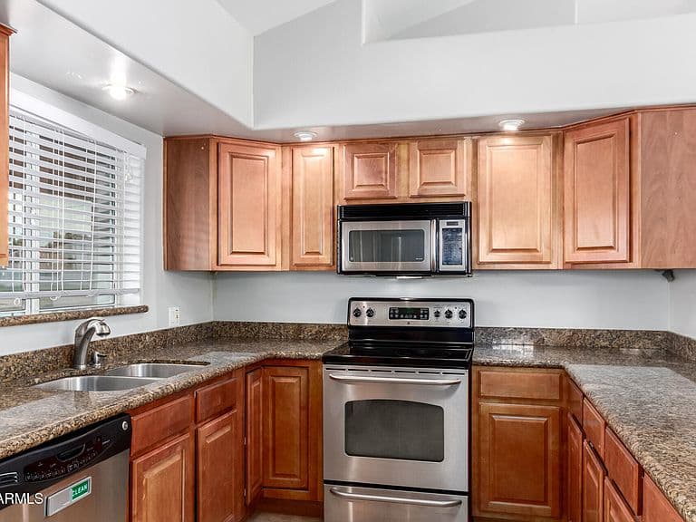 4637 E GRANADA Road photo 3