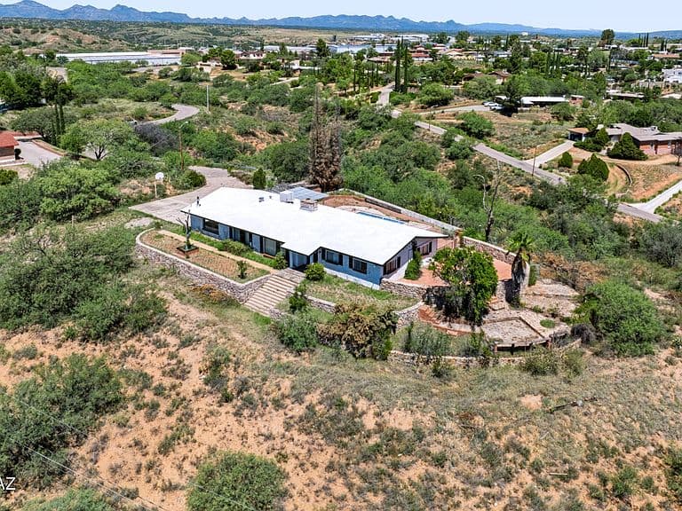 1141 W La Quinta Canada photo 1