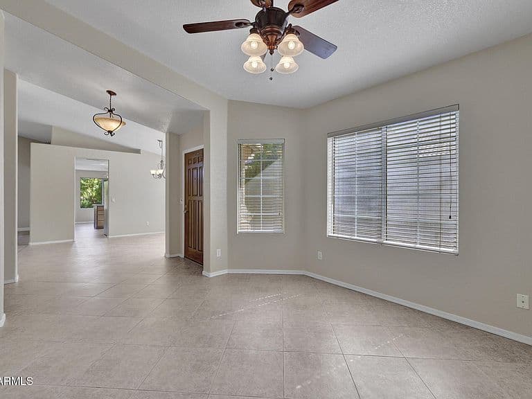 10722 W IRMA Lane photo 3