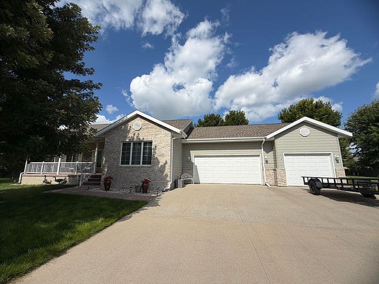 1100 Sunnyside Ct photo 1