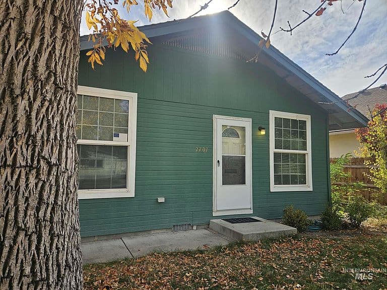 2707 W Madison Ave photo 2