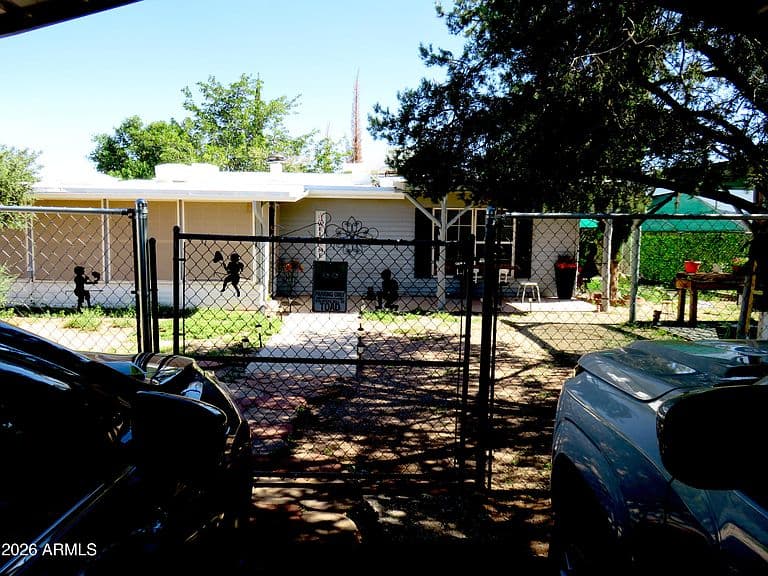 108 S 15TH Street photo 1