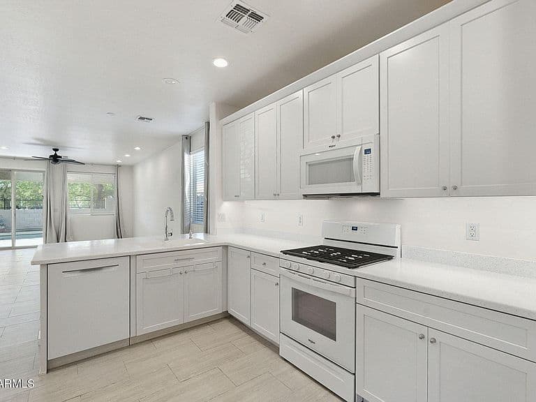 42447 W ALMIRA Drive photo 5