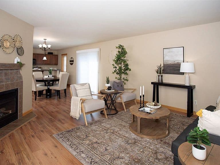 846 Avenue F photo 3