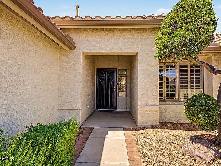 9011 E NACOMA Drive photo 3
