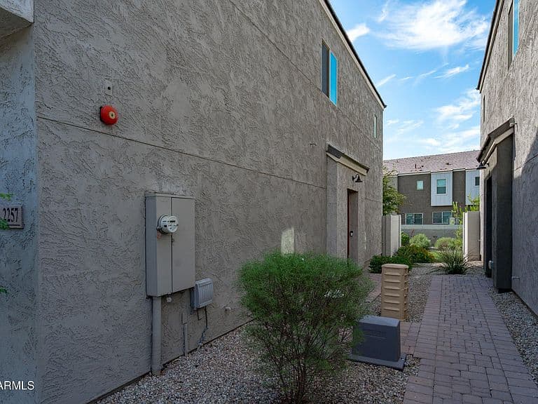 2257 W ECHO Lane photo 3