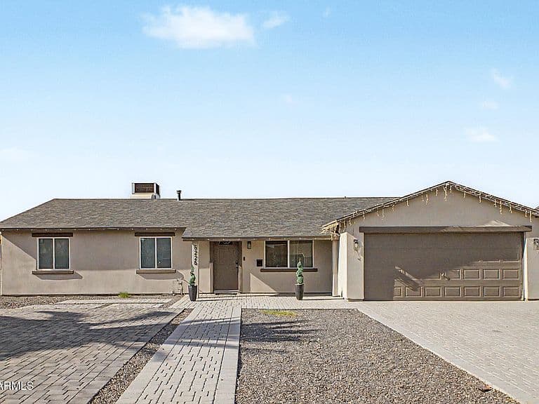 6226 W ALMERIA Road photo 2