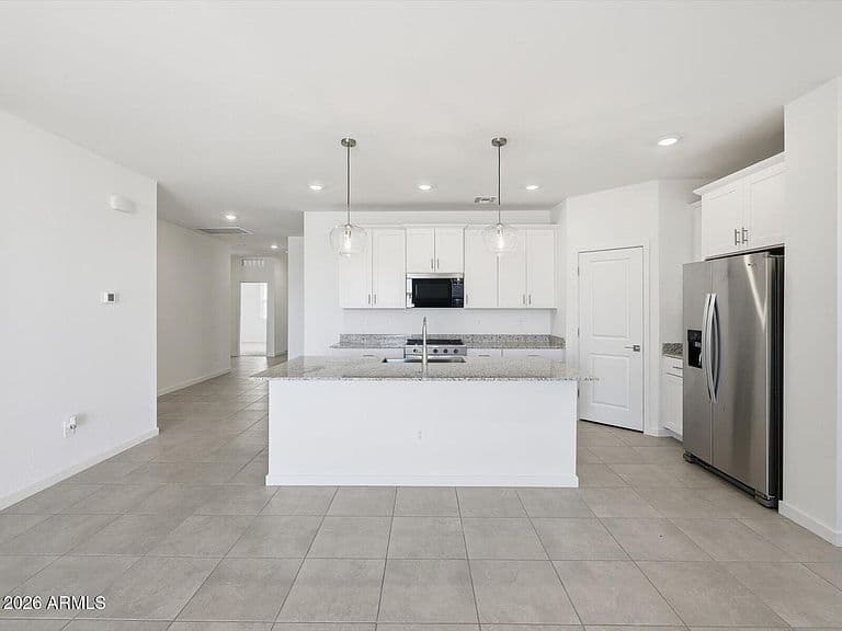 30549 W CREOSOTE Way photo 3