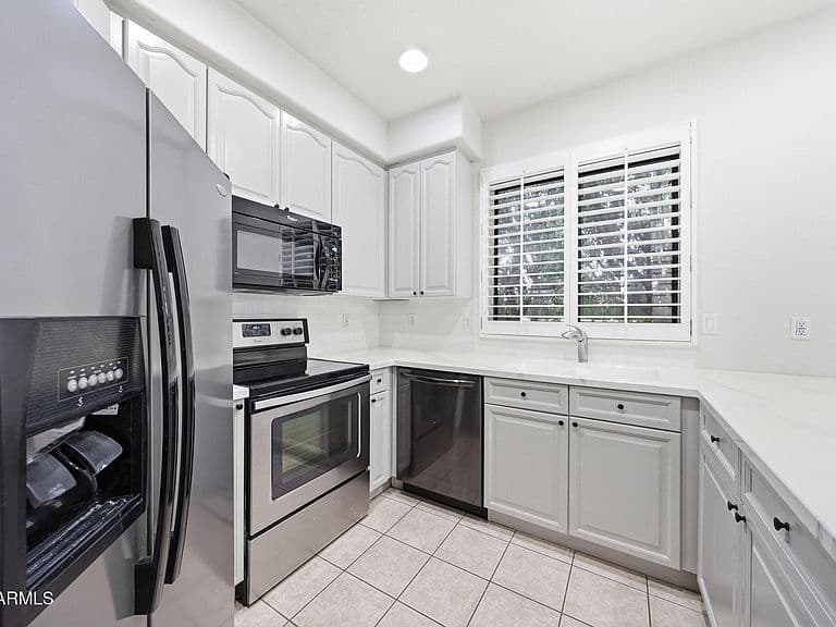 4200 N 82nd St Unit 1013 photo 3