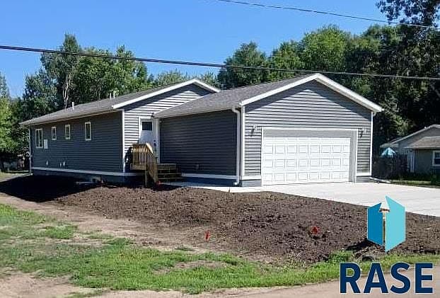 3138 N Highland Ave photo 1