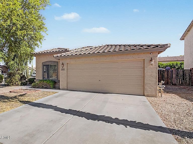 1753 E ANASTASIA Street photo 3