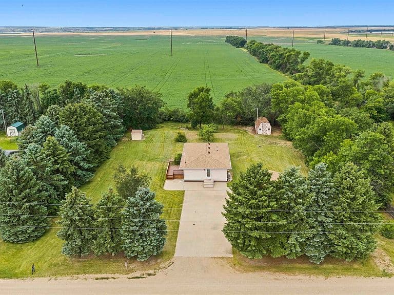 4661 Highway 41 photo 1