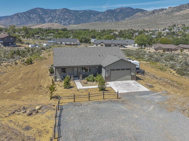 3678 Summer Hill Dr photo 3