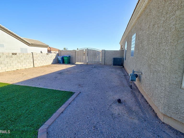 15392 S KLINE Place photo 5