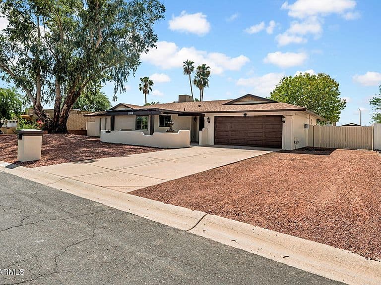 13810 N 57TH Street photo 1