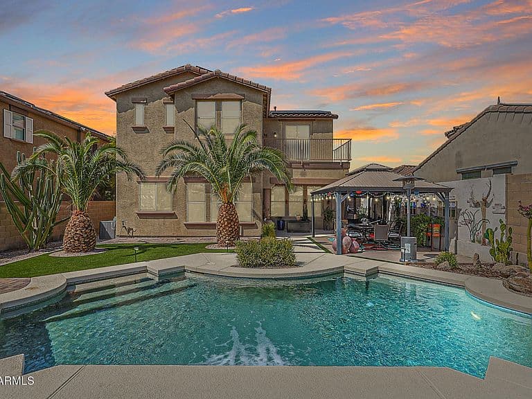 18487 W DESERT VIEW Lane photo 2