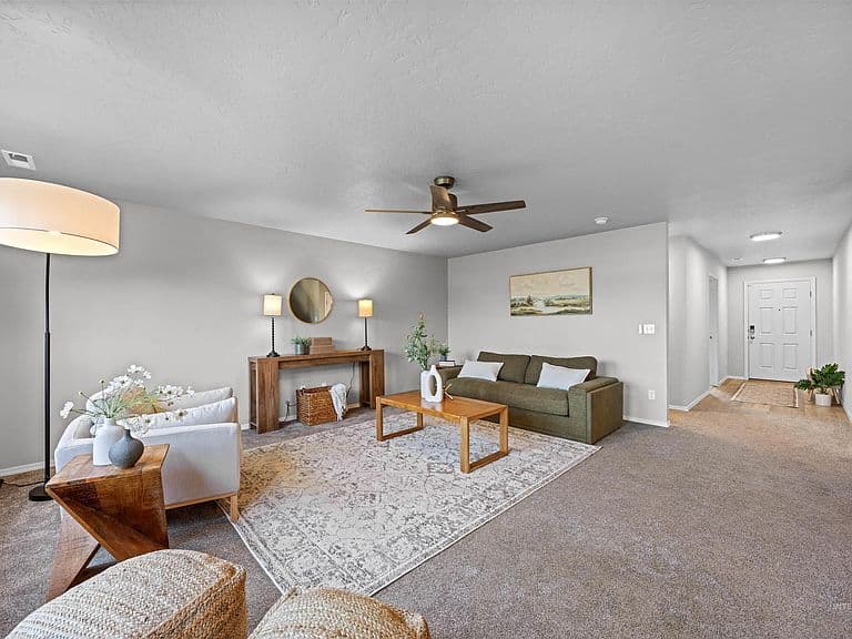 756 W Wolf Willow photo 4