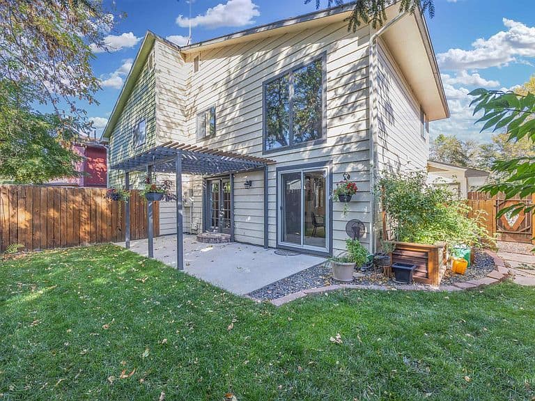 5253 W Grover St photo 5