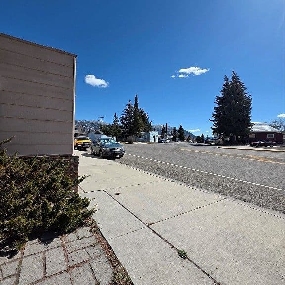 1651 Grand Ave photo 4