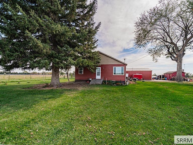 239 W 200 N photo 4