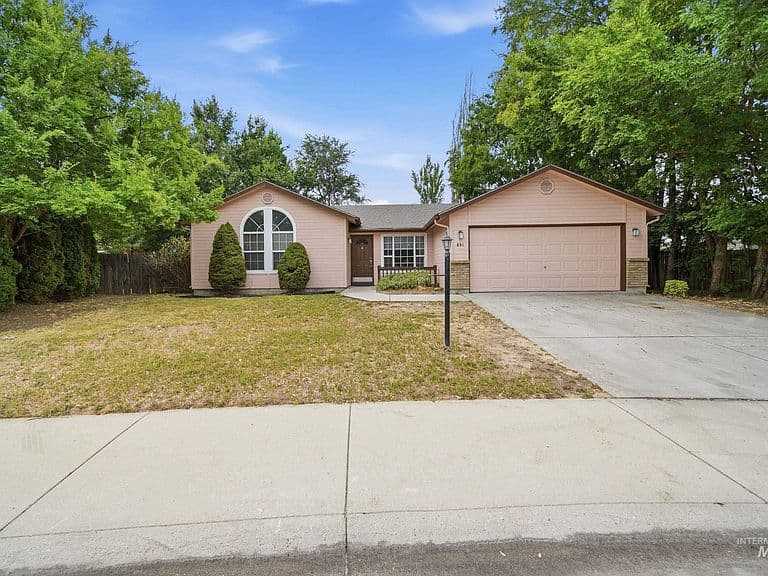 691 N Tidwell Way photo 1